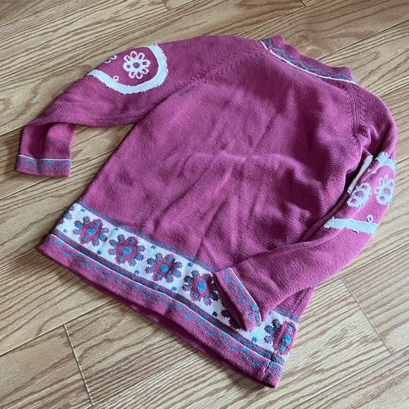 Sweater - Picture 4 of 4